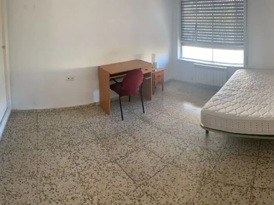Flat for rent in Plaza de Hernán Cortés, 42, Casco Antiguo Bedroom of Flat for rent in Cáceres Capital with Terrace and Balcony