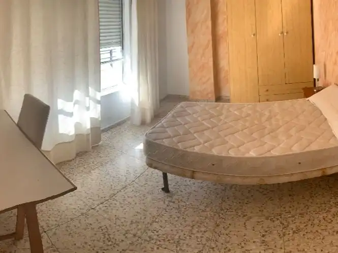 Flat for rent in Plaza de Hernán Cortés, 42, Casco Antiguo Bedroom of Flat for rent in Cáceres Capital with Terrace and Balcony