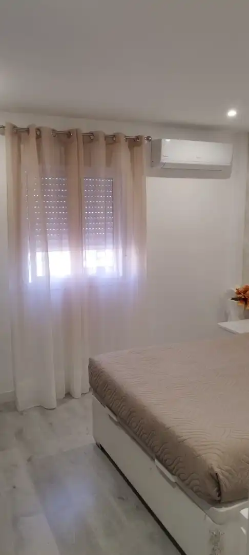 Habitación en Plaza Generalife, Sta. Aurelia - Cantábrico - Atlàntico - La Romería Habitación en Plaza Generalife, Sta. Aurelia - Cantábrico - Atlàntico - La Romería