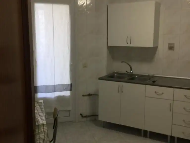 Flat for rent in Avenida París, 20, Ruta de la Plata Kitchen of Flat for rent in Cáceres with Heating, Terrace and Furnished