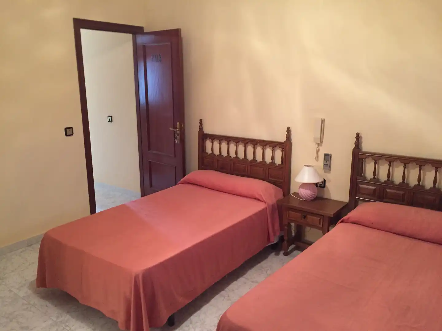 Geschaftsraum zum Verkauf in Carretera Variante, 29, Casar de Palomero Schlafzimmer von Geschaftsraum zum Verkauf in Casar de Palomero mit Klimaanlage