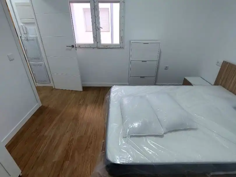 Apartament de lloguer a Calle Puerta del Sol, 20, Vallesequillo Dormitori de Apartament de lloguer en Jerez de la Frontera amb Aire condicionat, Calefacció i Moblat