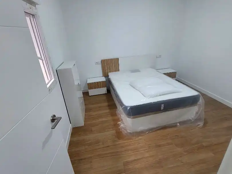Apartament de lloguer a Calle Puerta del Sol, 20, Vallesequillo Dormitori de Apartament de lloguer en Jerez de la Frontera amb Aire condicionat, Calefacció i Moblat