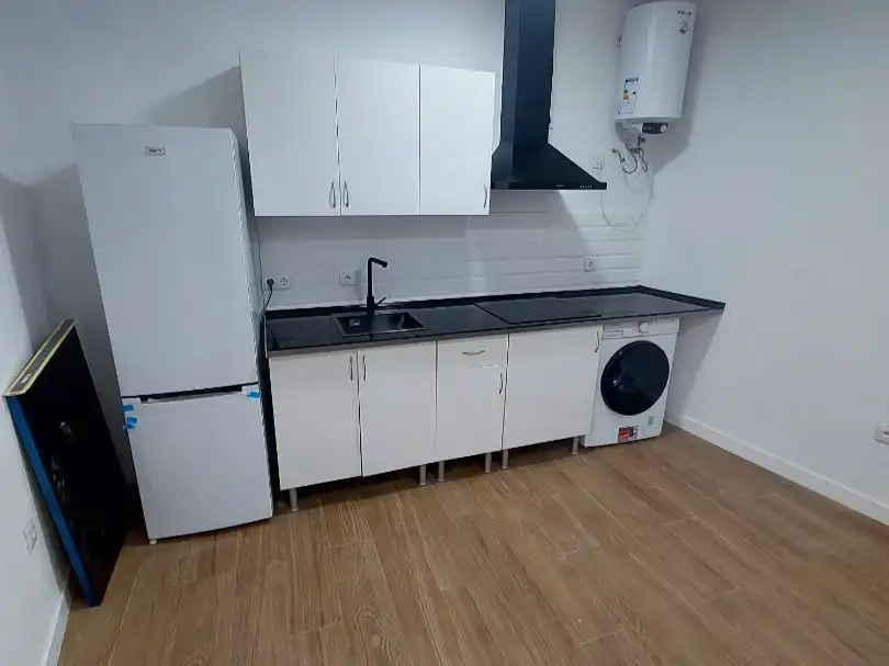 Apartament de lloguer a Calle Puerta del Sol, 20, Vallesequillo Cuina de Apartament de lloguer en Jerez de la Frontera amb Aire condicionat, Calefacció i Moblat