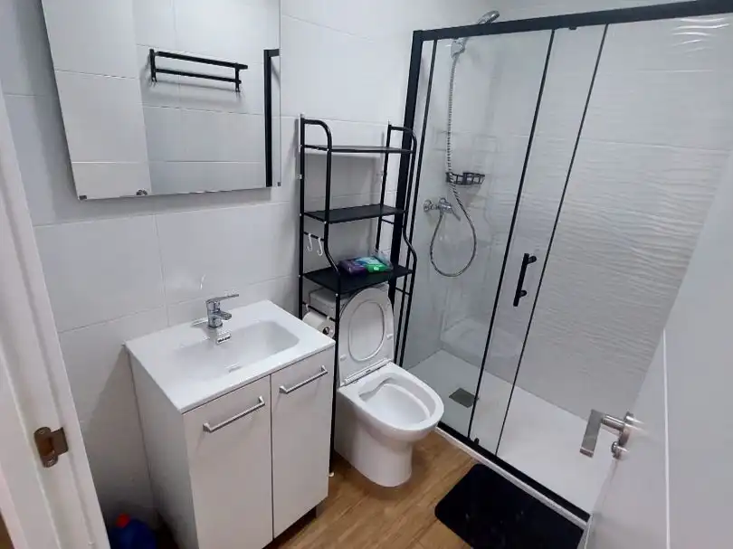 Apartament de lloguer a Calle Puerta del Sol, 20, Vallesequillo Bany de Apartament de lloguer en Jerez de la Frontera amb Aire condicionat, Calefacció i Moblat