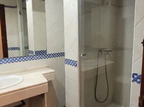 Flat for rent in Avenida Federico García Lorca, 102, Oliveros - Altamira Bathroom of Flat for rent in Almería with Air Conditioner, Heating and Storage room