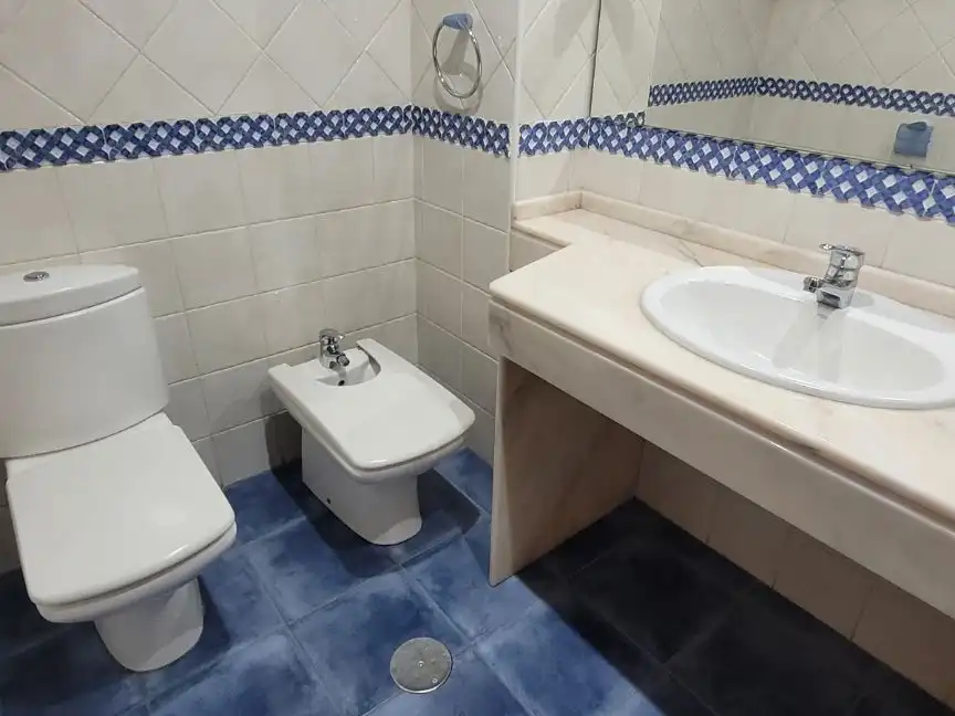 Flat for rent in Avenida Federico García Lorca, 102, Oliveros - Altamira Bathroom of Flat for rent in Almería with Air Conditioner, Heating and Storage room