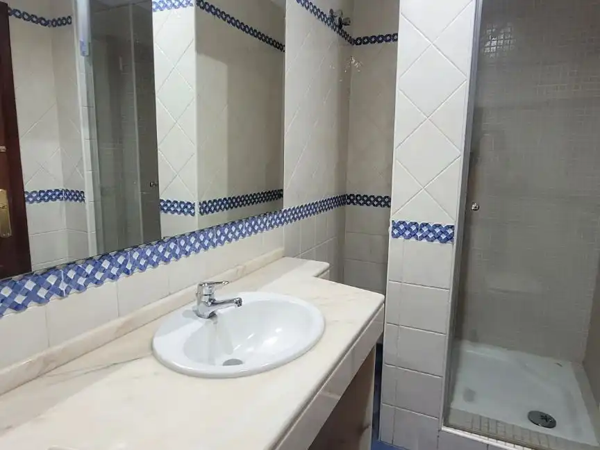 Flat for rent in Avenida Federico García Lorca, 102, Oliveros - Altamira Bathroom of Flat for rent in Almería with Air Conditioner, Heating and Storage room