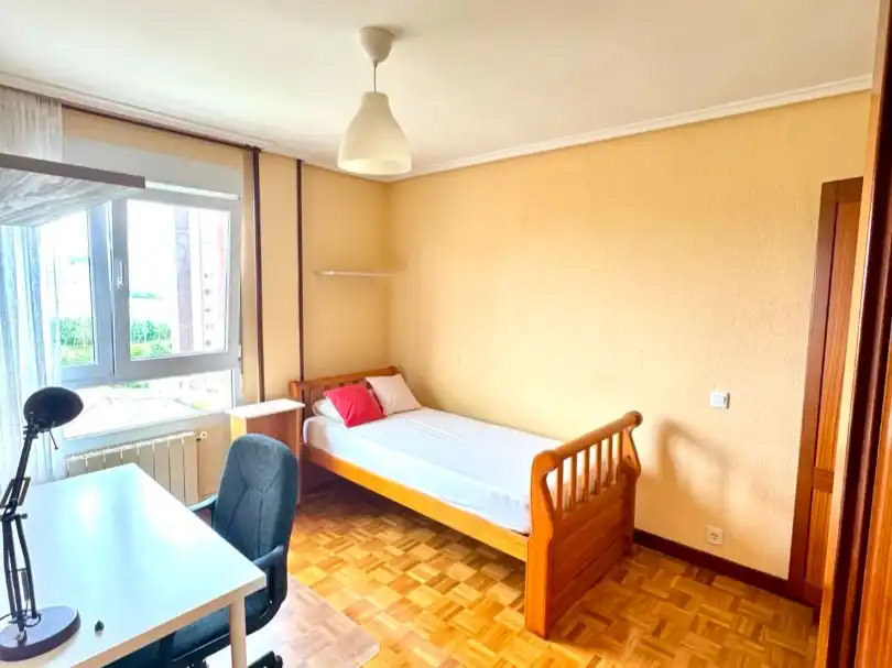 Flat for rent in Luis Vicente de Velasco, 2, Alisal - San Román Flat for rent in Luis Vicente de Velasco, 2, Alisal - San Román