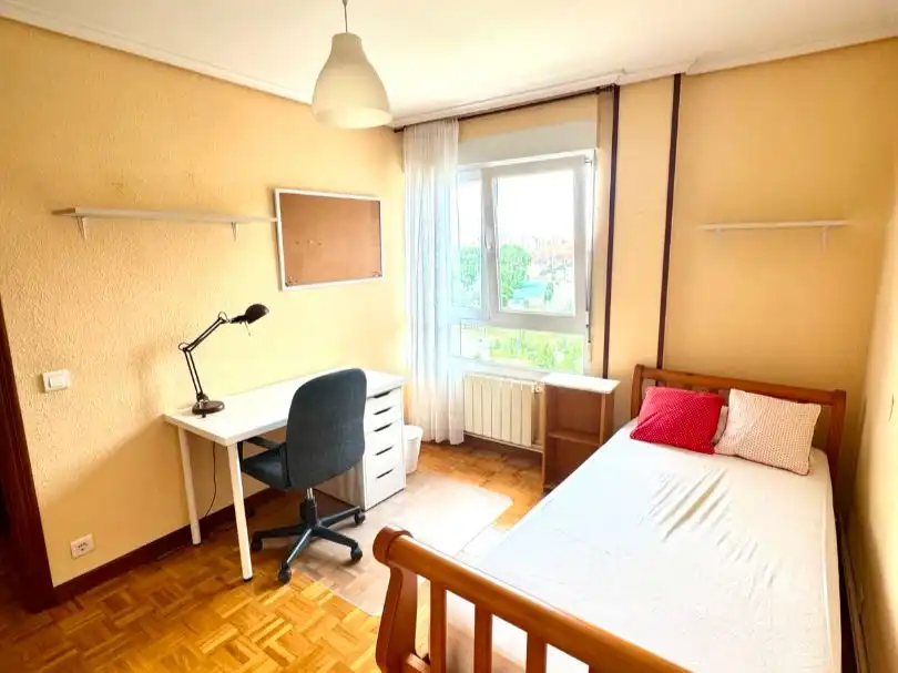 Flat for rent in Luis Vicente de Velasco, 2, Alisal - San Román Flat for rent in Luis Vicente de Velasco, 2, Alisal - San Román