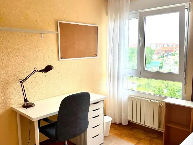 Flat for rent in Luis Vicente de Velasco, 2, Alisal - San Román Flat for rent in Luis Vicente de Velasco, 2, Alisal - San Román