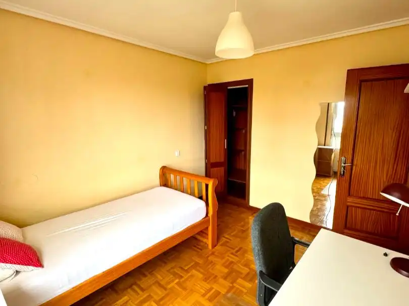 Flat for rent in Luis Vicente de Velasco, 2, Alisal - San Román Flat for rent in Luis Vicente de Velasco, 2, Alisal - San Román