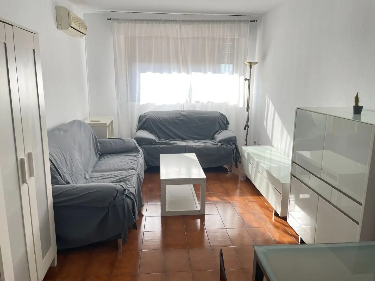 Apartament de lloguer a Calle de Albacete, 2, San Pascual Sala d'estar de Apartament de lloguer en Madrid Capital amb Aire condicionat i Piscina