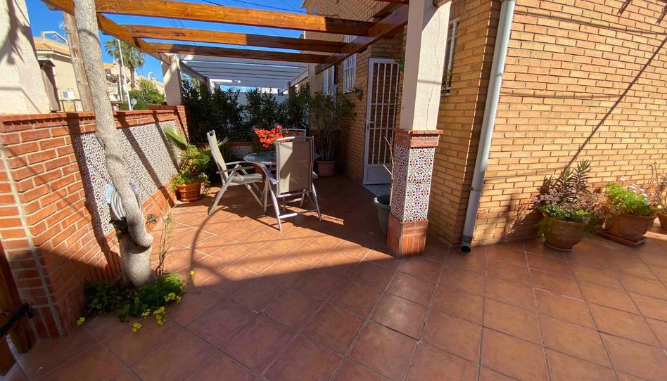 Casa adosada en venta en Calle Madamme Curie, 2, Zona los Frutales, Torrevieja - imagen 1 Foto 1 de Casa adosada en venta en Calle Madamme Curie, 2, Zona los Frutales, Torrevieja