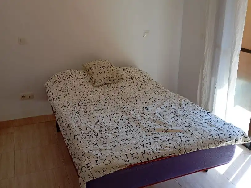 Pis de lloguer a Calle Fuente, 24, Recas Dormitori de Pis de lloguer en Recas amb Aire condicionat i Terrassa