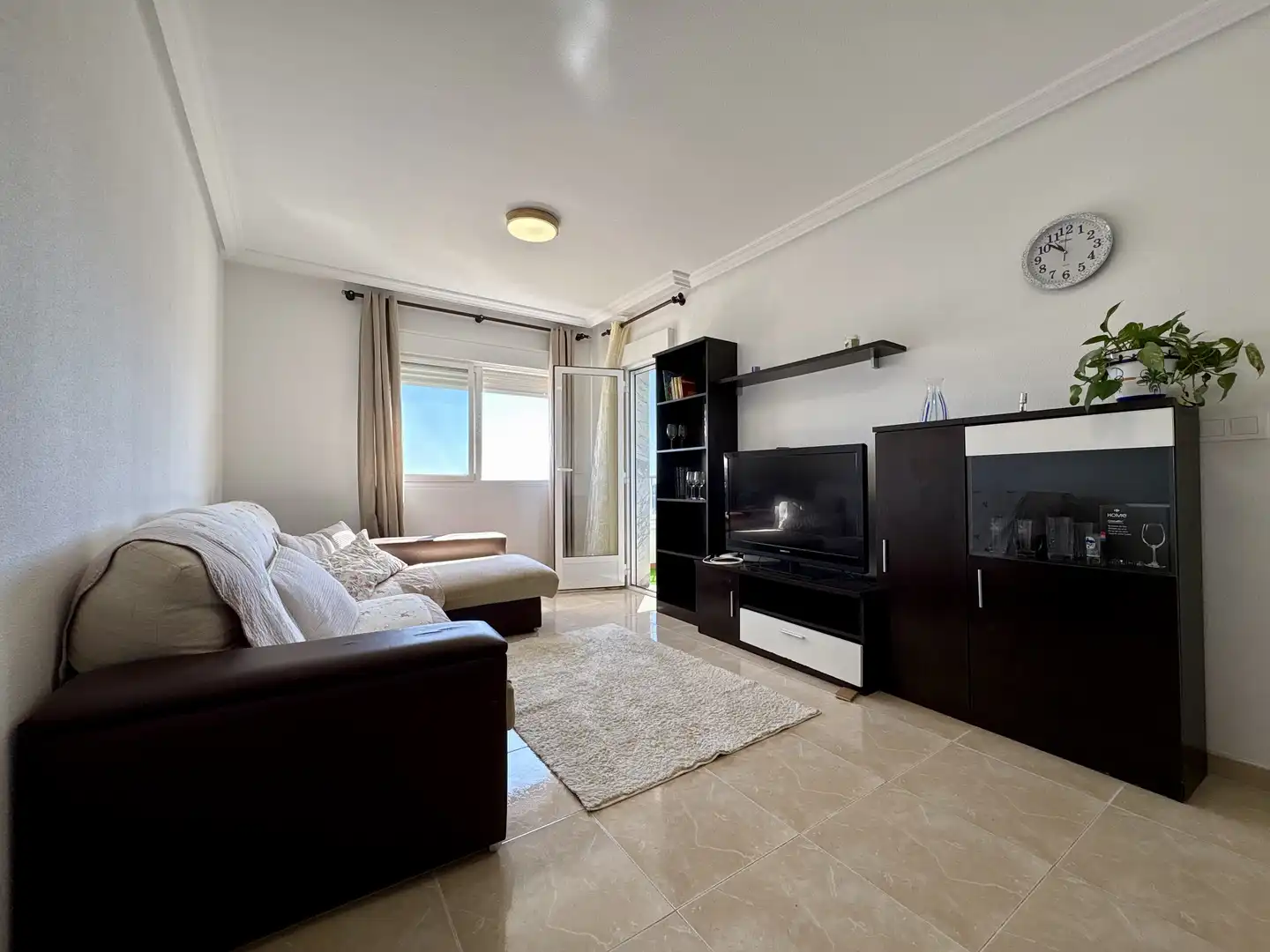 Wohnung zum Verkauf in Carrer Jesús Lucas, 11, Puerto Deportivo Wohnzimmer von Wohnung zum Verkauf in Guardamar del Segura mit Klimaanlage, Terrasse und Schwimmbad