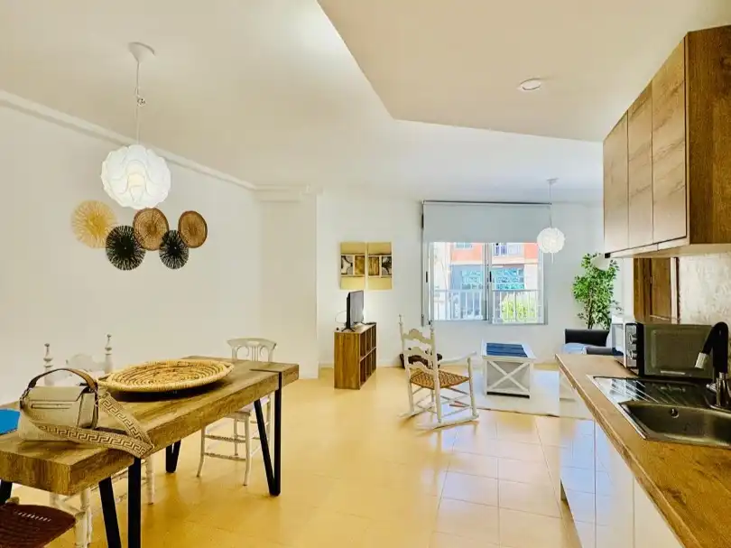 Apartments for rent in Hospital - Plaza del Real Dining room of Apartments for rent in Castellón de la Plana / Castelló de la Plana with Air Conditioner, Heating and Furnished