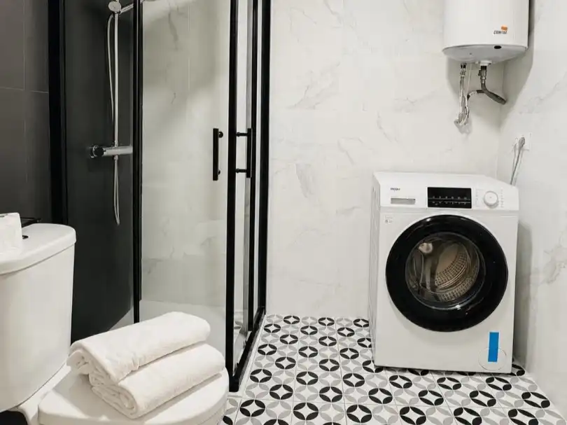 Apartments for rent in Hospital - Plaza del Real Bathroom of Apartments for rent in Castellón de la Plana / Castelló de la Plana with Air Conditioner, Heating and Furnished
