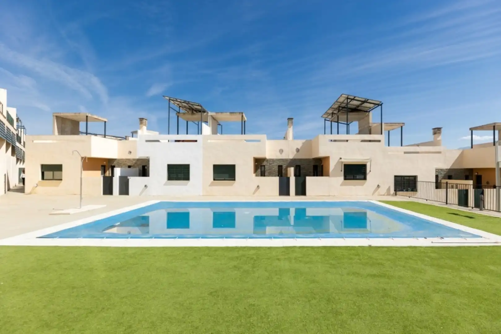 Houses for sale in Paseo de las Carboneras, 46, Las Gabias Swimming pool of Houses for sale in Las Gabias with Terrace, Swimming Pool and Balcony