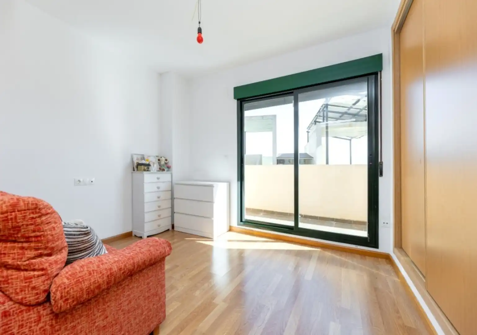 Houses for sale in Paseo de las Carboneras, 46, Las Gabias Bedroom of Houses for sale in Las Gabias with Terrace, Swimming Pool and Balcony