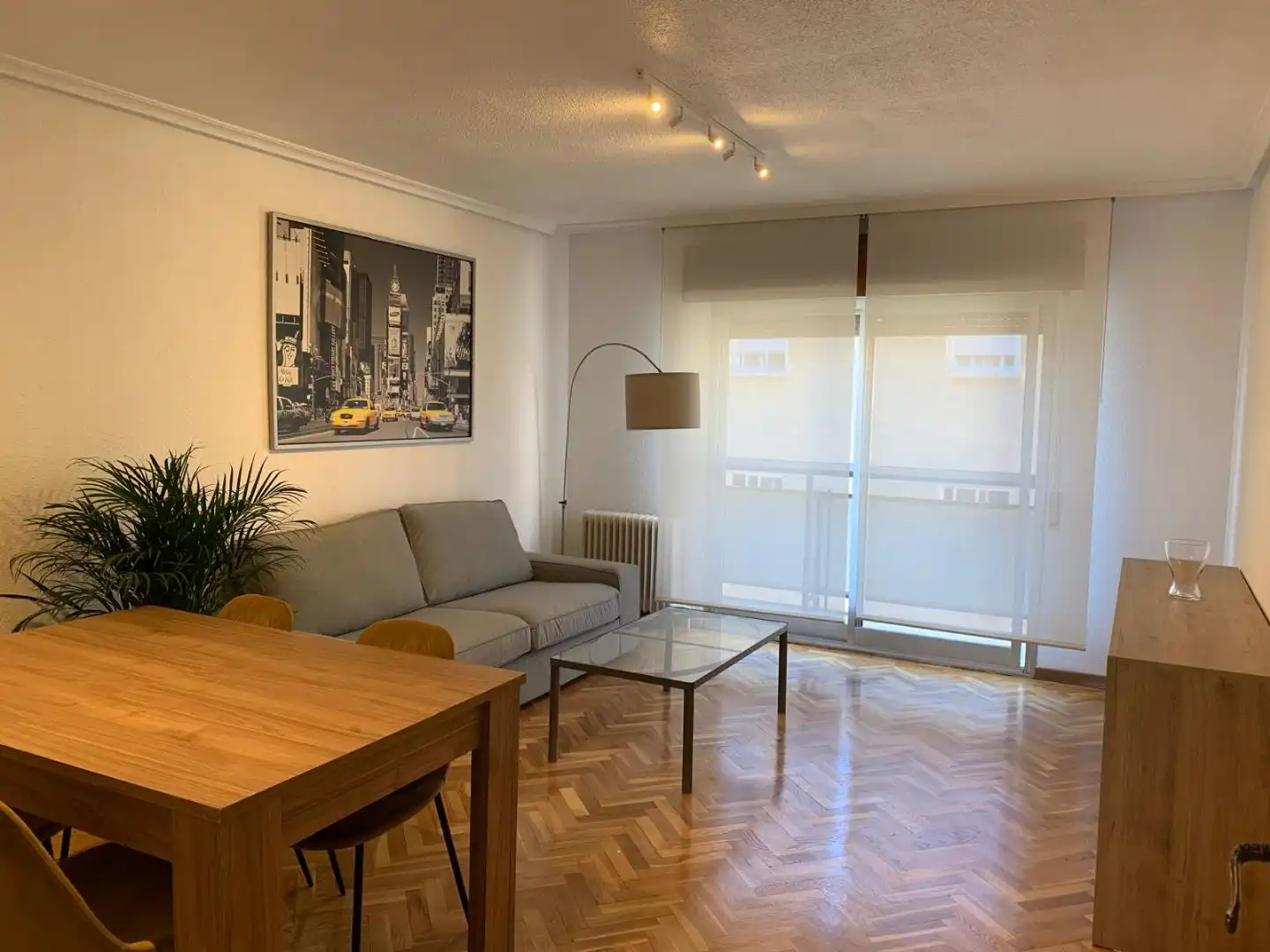 Flat for rent in Calle de Alejandro Rodríguez, 4, Bellas Vistas Living room of Flat for rent in Madrid Capital with Balcony