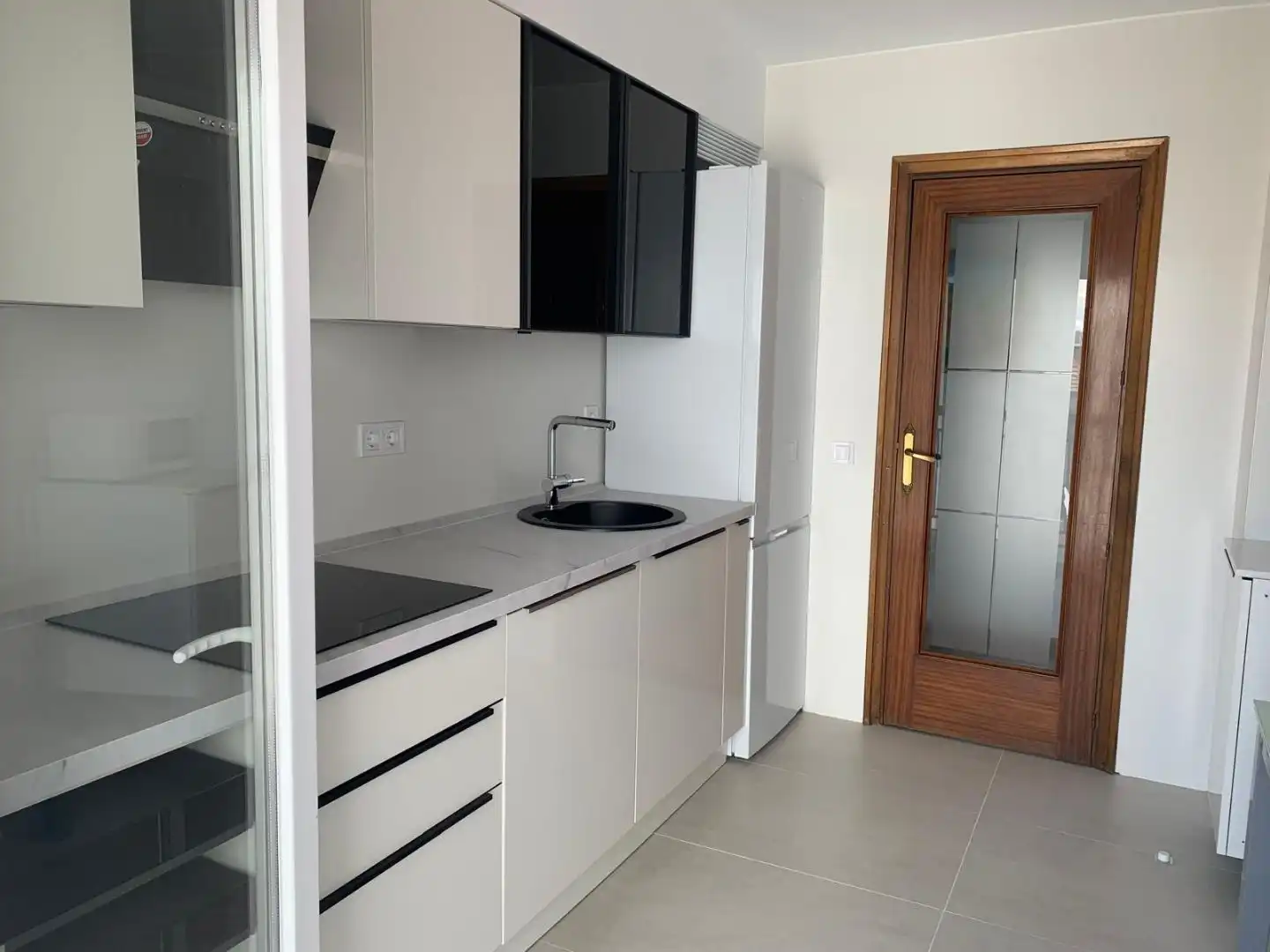 Flat for rent in Calle de Alejandro Rodríguez, 4, Bellas Vistas Kitchen of Flat for rent in Madrid Capital with Balcony