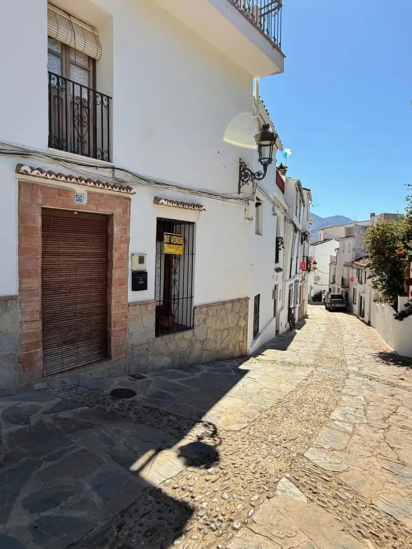 Casa o xalet en venda a Calle Real, 58, Genalguacil Vista exterior de Casa o xalet en venda en Genalguacil amb Balcó