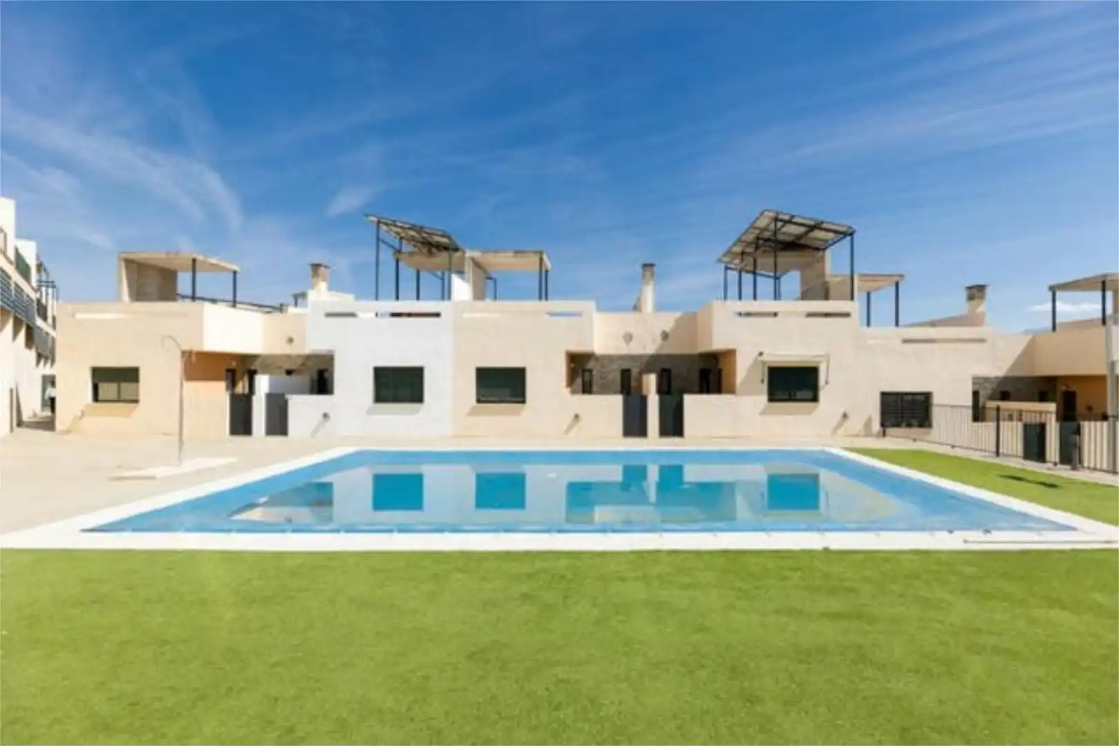 Casa adosada en venda a Las Flores - Huerta Piscina de Casa adosada en venda en Las Gabias amb Calefacció, Jardí privat i Terrassa