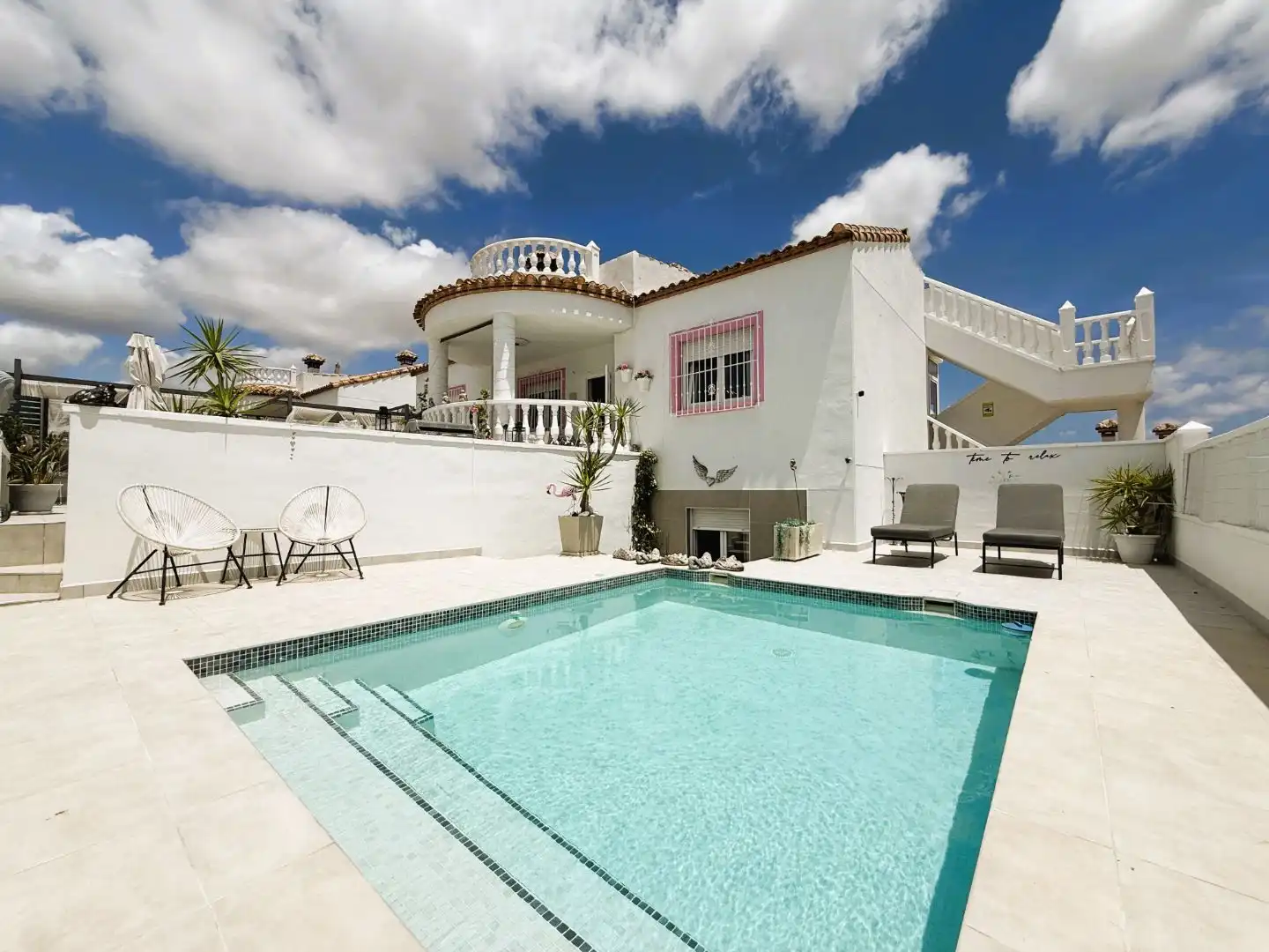 Wohnung zum Verkauf in Calle Río Vinalopó, San Miguel de Salinas Außenansicht von Wohnung zum Verkauf in San Miguel de Salinas mit Klimaanlage, Privatgarten und Terrasse