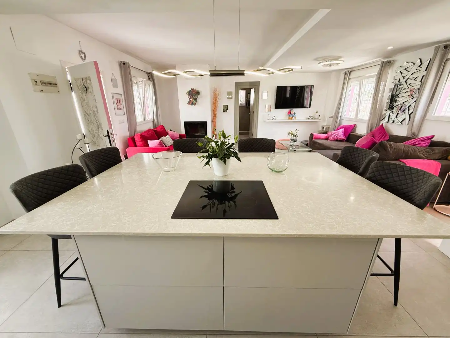 Wohnung zum Verkauf in Calle Río Vinalopó, San Miguel de Salinas Küche von Wohnung zum Verkauf in San Miguel de Salinas mit Klimaanlage, Privatgarten und Terrasse