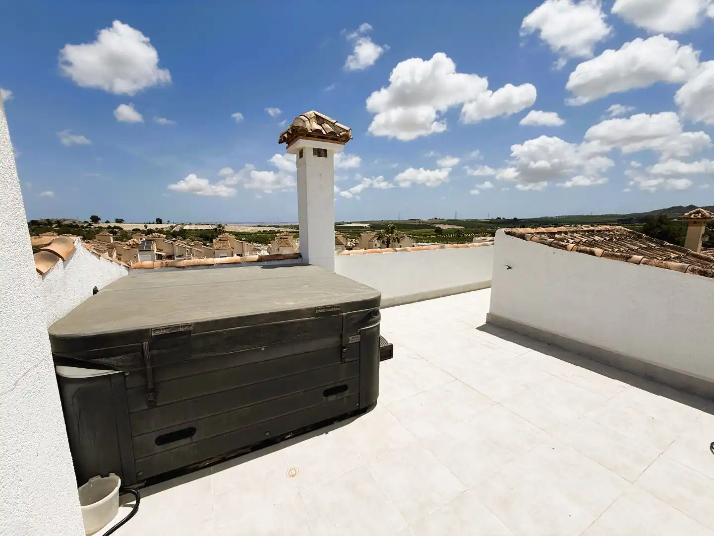 Wohnung zum Verkauf in Calle Río Vinalopó, San Miguel de Salinas Terrasse von Wohnung zum Verkauf in San Miguel de Salinas mit Klimaanlage, Privatgarten und Terrasse