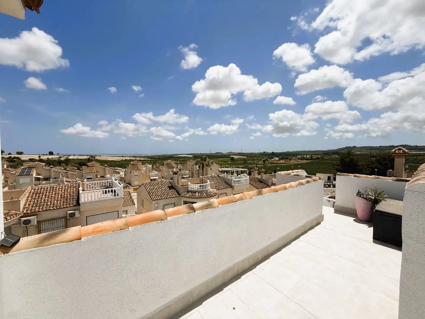 Wohnung zum Verkauf in Calle Río Vinalopó, San Miguel de Salinas Terrasse von Wohnung zum Verkauf in San Miguel de Salinas mit Klimaanlage, Privatgarten und Terrasse