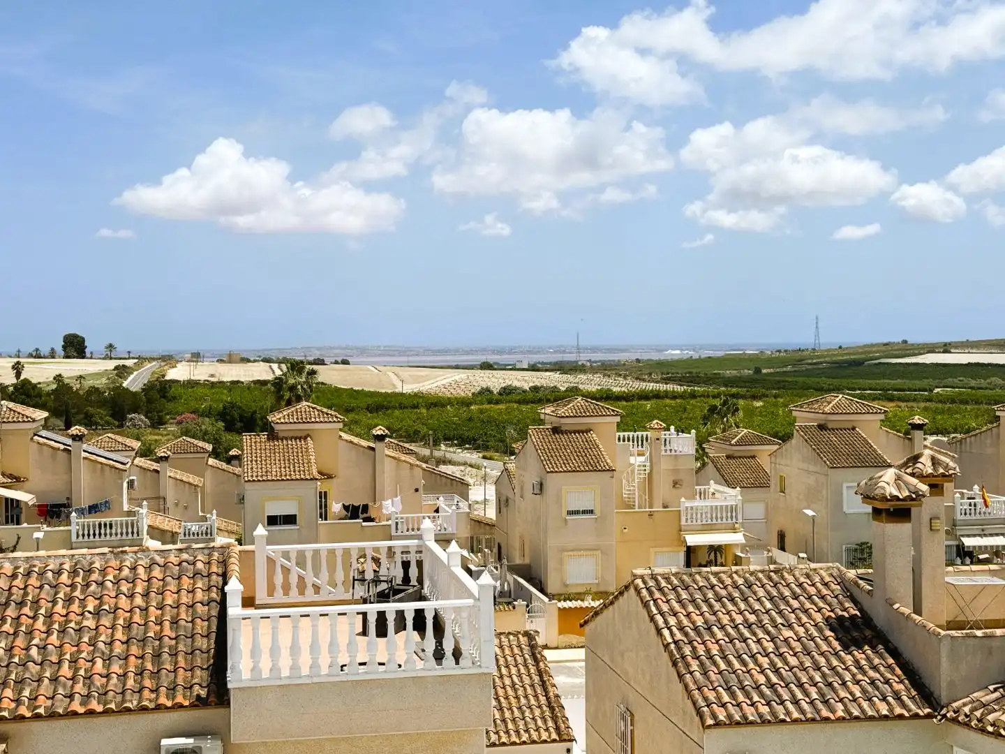 Wohnung zum Verkauf in Calle Río Vinalopó, San Miguel de Salinas Außenansicht von Wohnung zum Verkauf in San Miguel de Salinas mit Klimaanlage, Privatgarten und Terrasse