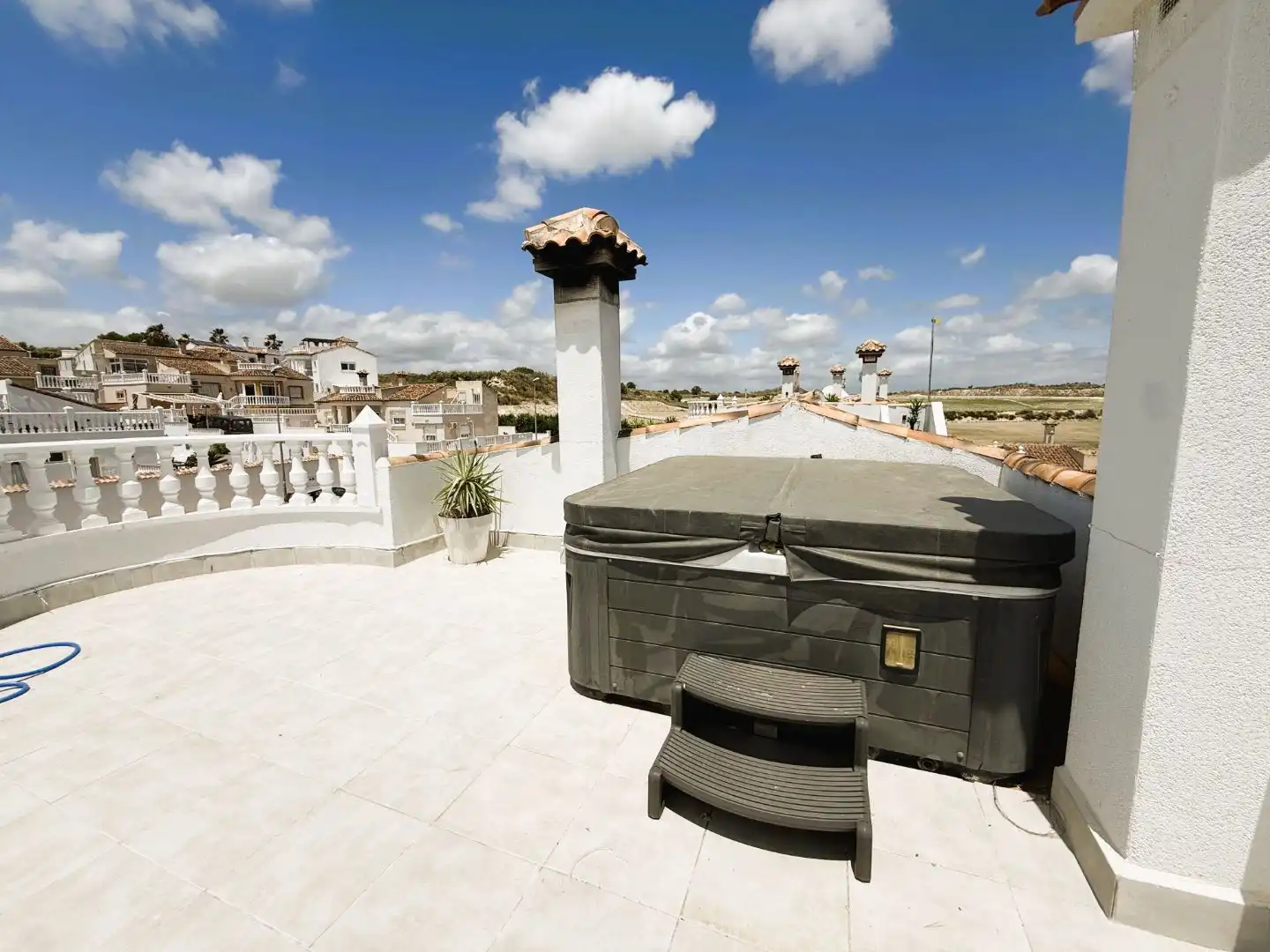 Wohnung zum Verkauf in Calle Río Vinalopó, San Miguel de Salinas Terrasse von Wohnung zum Verkauf in San Miguel de Salinas mit Klimaanlage, Privatgarten und Terrasse