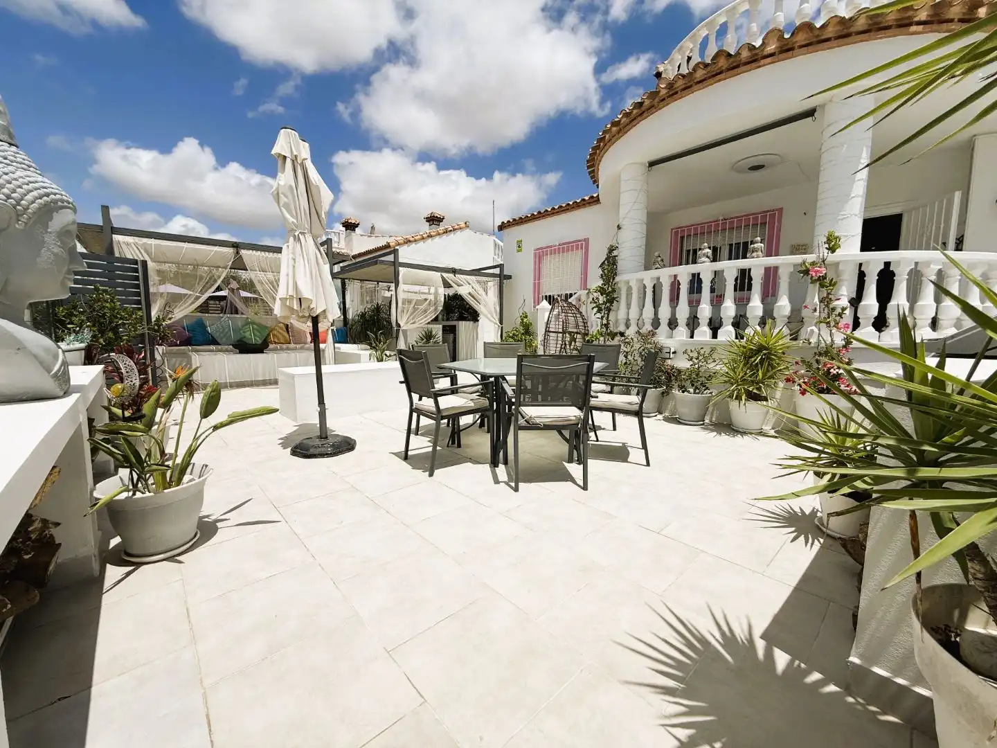 Wohnung zum Verkauf in Calle Río Vinalopó, San Miguel de Salinas Terrasse von Wohnung zum Verkauf in San Miguel de Salinas mit Klimaanlage, Privatgarten und Terrasse