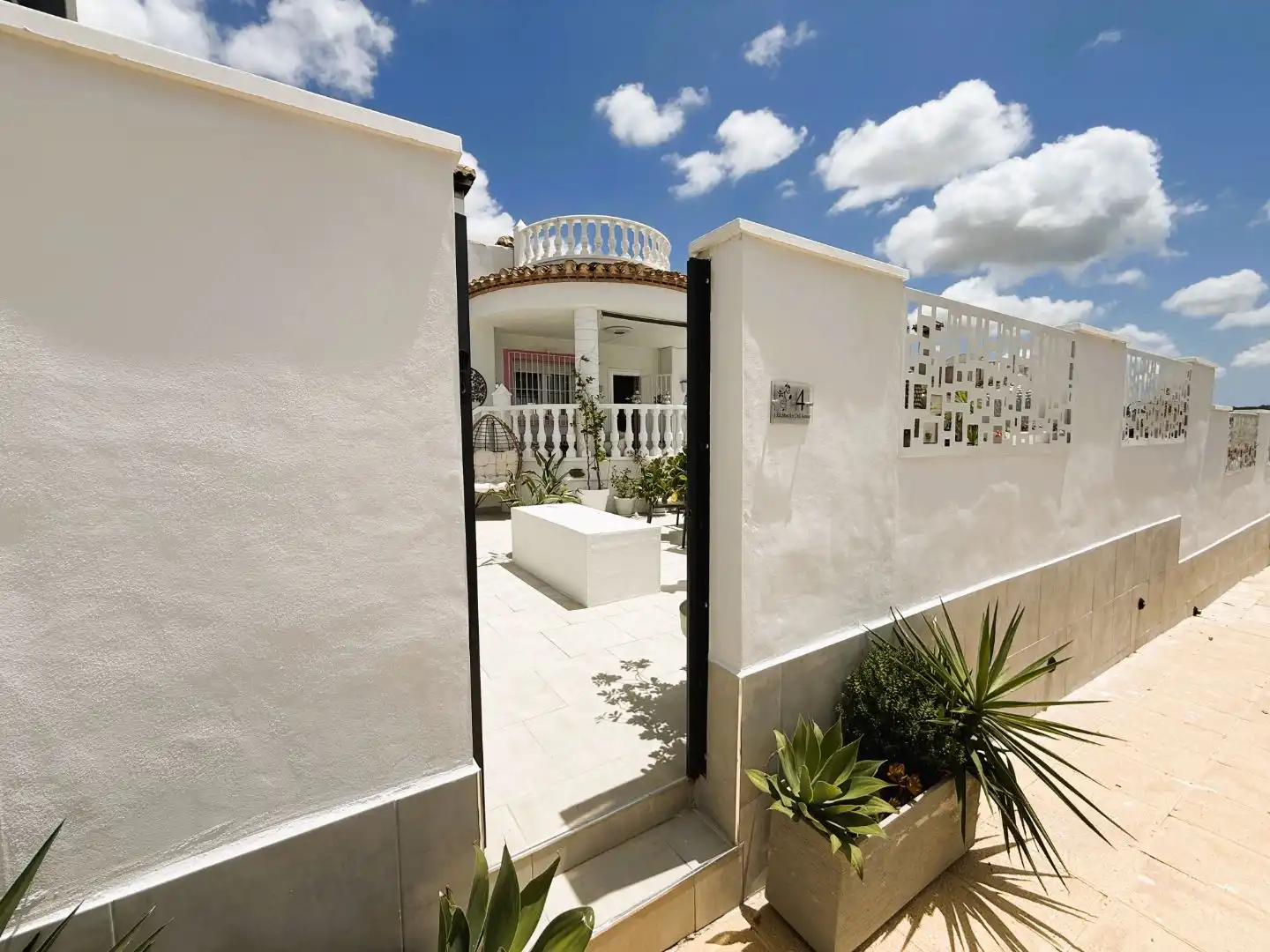 Wohnung zum Verkauf in Calle Río Vinalopó, San Miguel de Salinas Terrasse von Wohnung zum Verkauf in San Miguel de Salinas mit Klimaanlage, Privatgarten und Terrasse