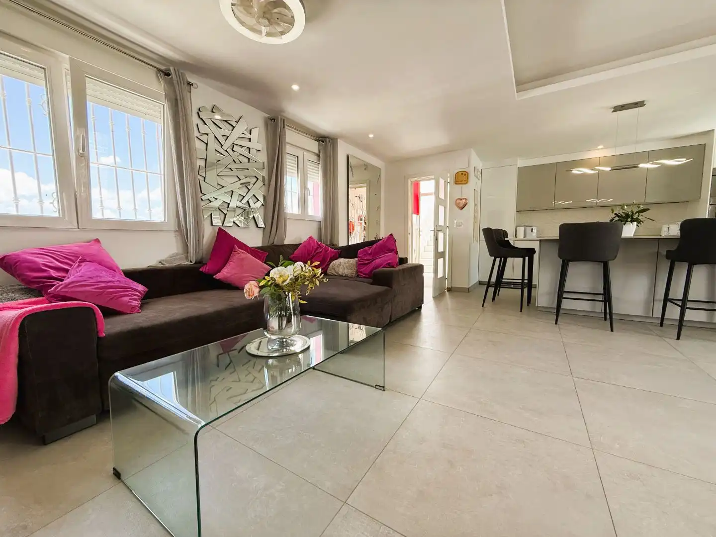 Wohnung zum Verkauf in Calle Río Vinalopó, San Miguel de Salinas Wohnzimmer von Wohnung zum Verkauf in San Miguel de Salinas mit Klimaanlage, Privatgarten und Terrasse