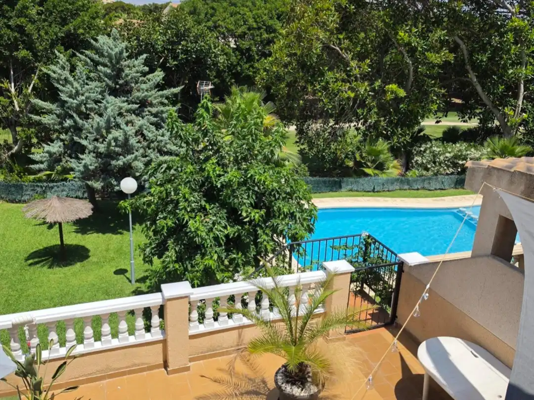 Einfamilien-Reihenhaus zur Miete in Carrer Britania, 23, Alicante Golf Schwimmbecken von Einfamilien-Reihenhaus zur Miete in Alicante / Alacant mit Klimaanlage, Terrasse und Schwimmbad