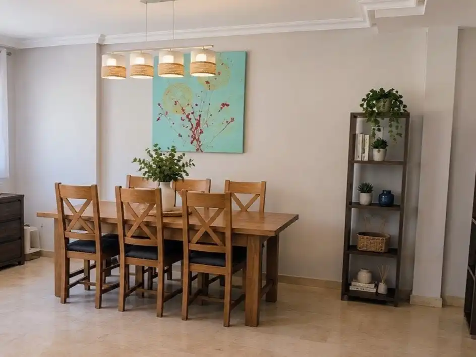 Einfamilien-Reihenhaus zur Miete in Carrer Britania, 23, Alicante Golf Esszimmer von Einfamilien-Reihenhaus zur Miete in Alicante / Alacant mit Klimaanlage, Terrasse und Schwimmbad