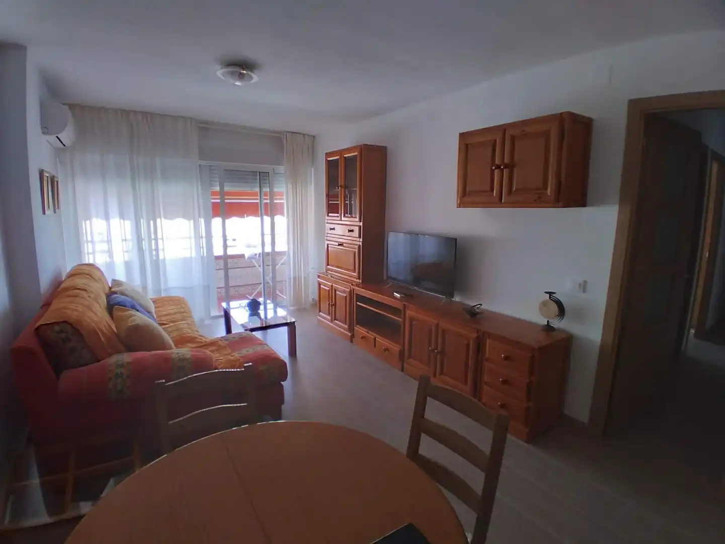 Living room of Flat for rent in Sevilla  with Air Conditioner, Storage room and Furnished