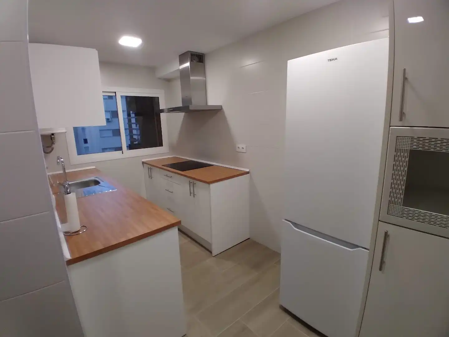 Kitchen of Flat for rent in Sevilla  with Air Conditioner, Storage room and Furnished