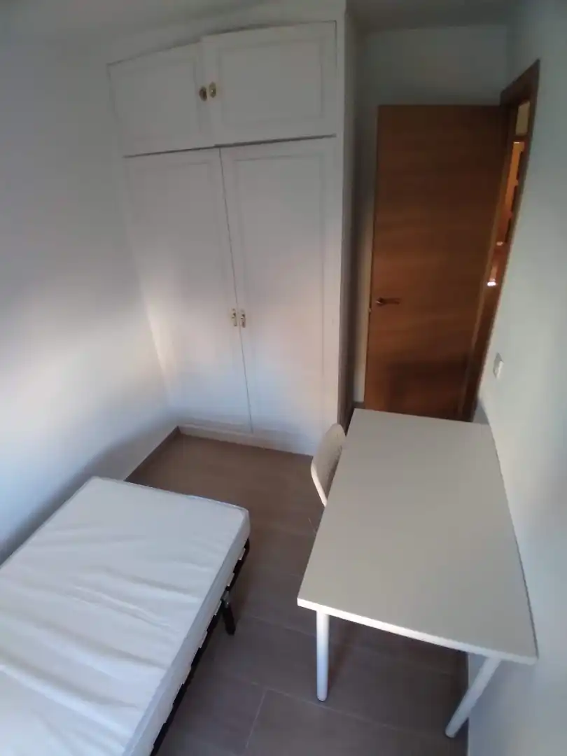 Bedroom of Flat for rent in Sevilla  with Air Conditioner, Storage room and Furnished