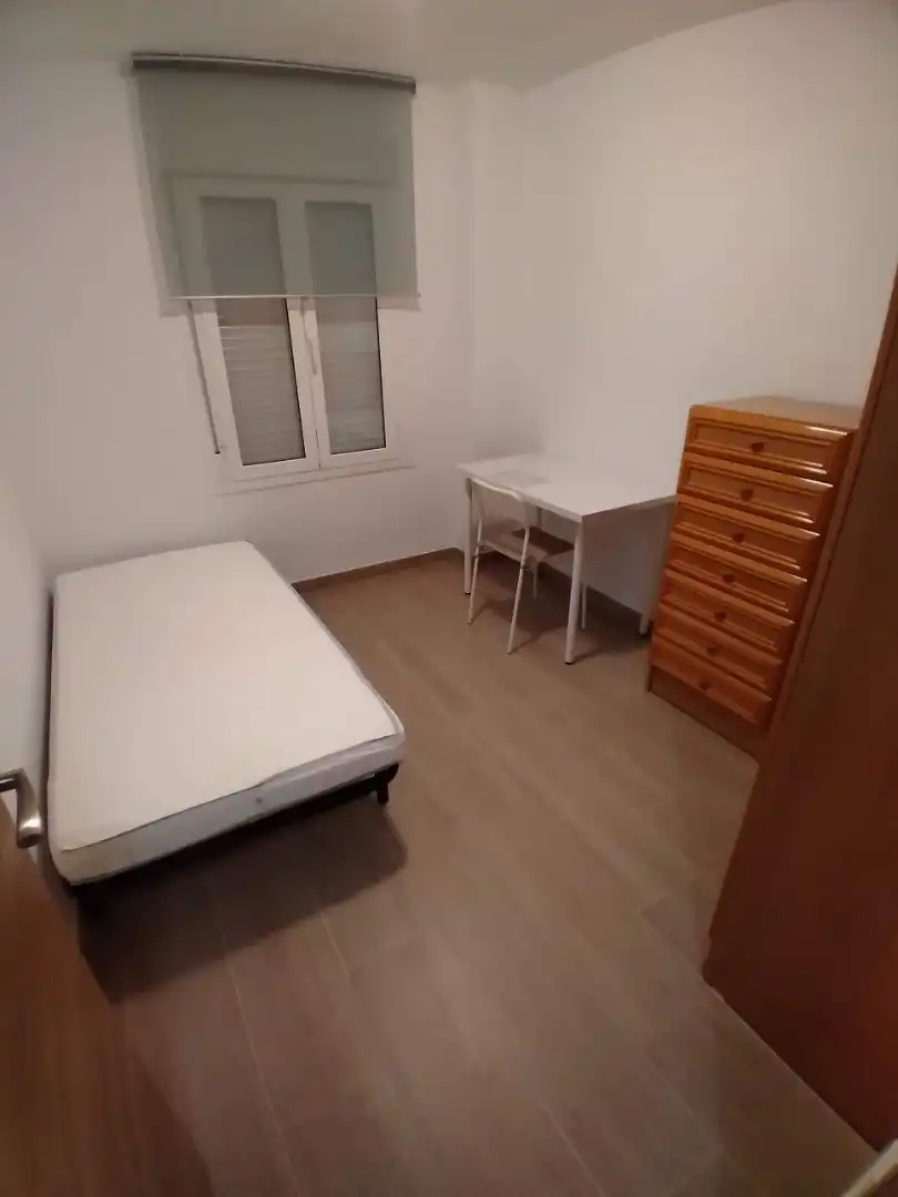 Bedroom of Flat for rent in Sevilla  with Air Conditioner, Storage room and Furnished