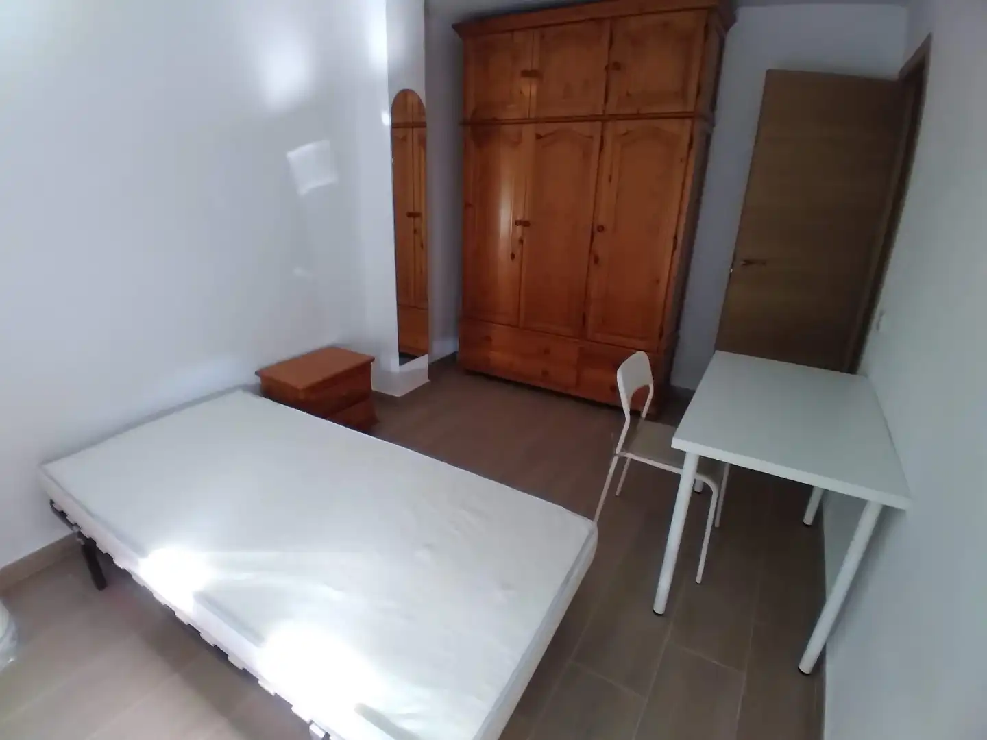 Bedroom of Flat for rent in Sevilla  with Air Conditioner, Storage room and Furnished