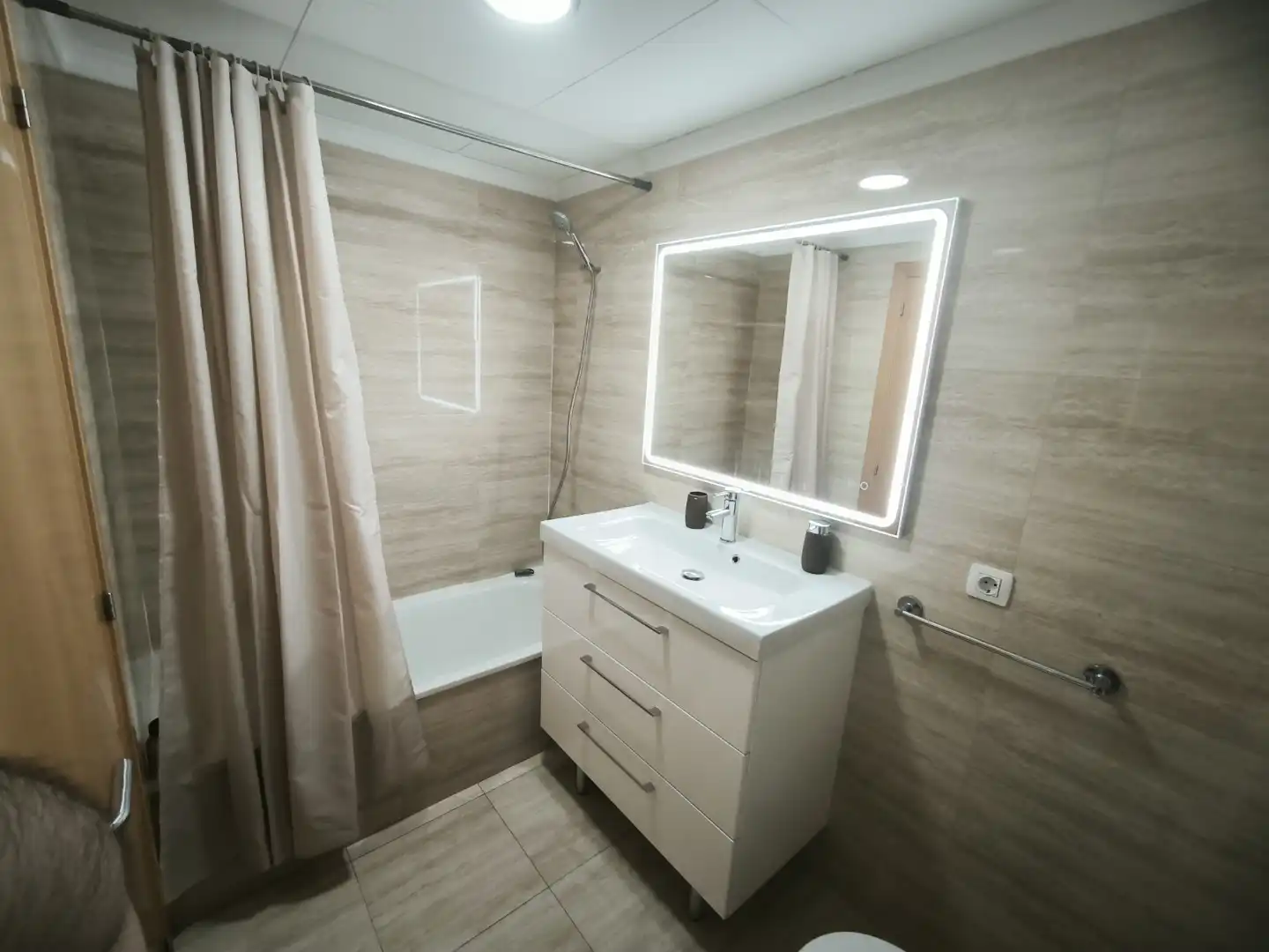 Flat for rent in Passeig de la Universitat, 48, Estación - Universidad Bathroom of Flat for rent in Castellón de la Plana / Castelló de la Plana with Furnished