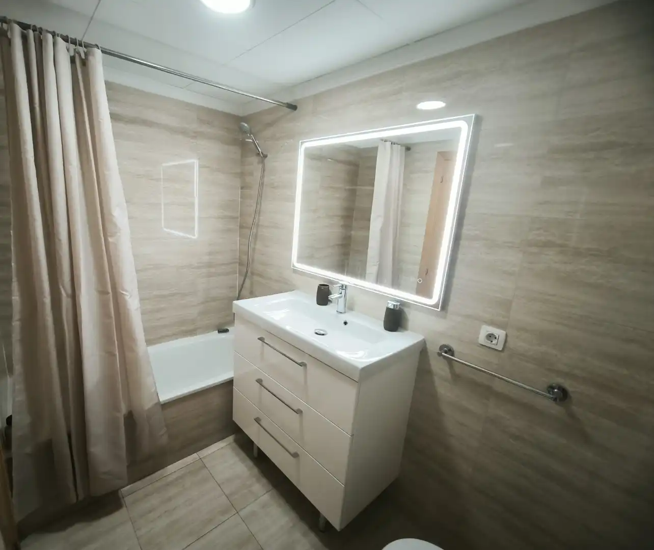 Flat for rent in Passeig de la Universitat, 48, Estación - Universidad Bathroom of Flat for rent in Castellón de la Plana / Castelló de la Plana with Furnished