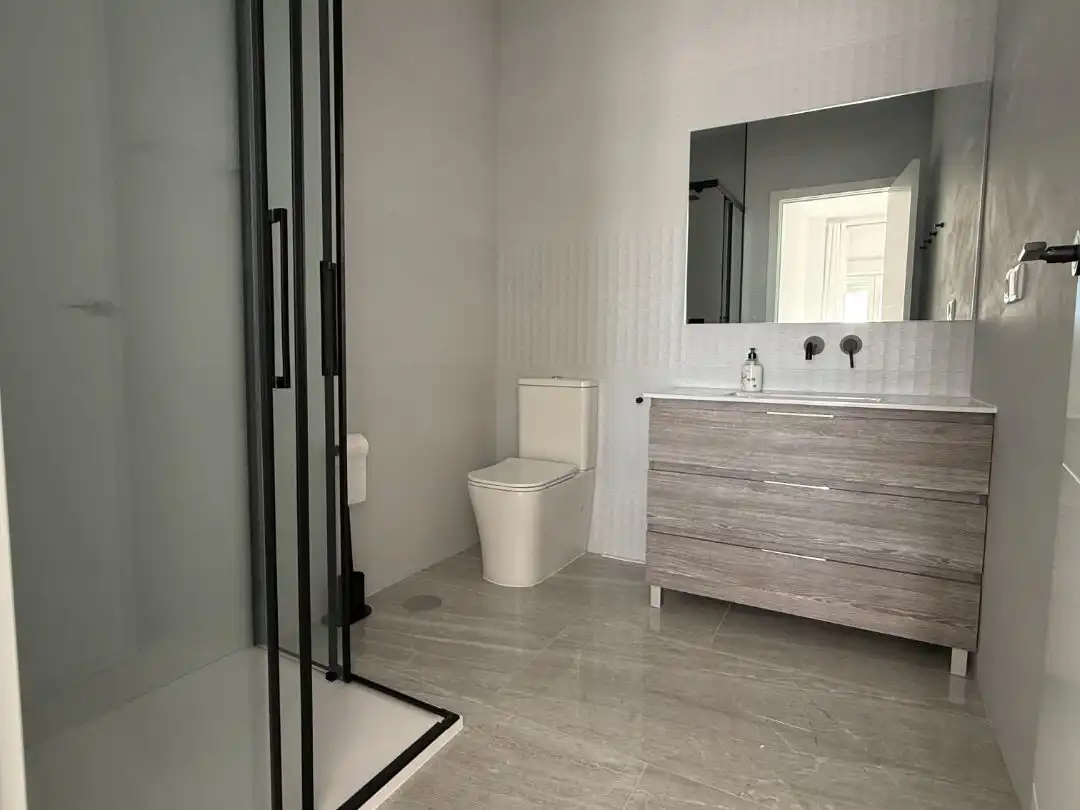 Piso de alquiler en Avenida Ronda del Estero, 28, Ronda del Estero Baño de Piso de alquiler en San Fernando con Aire acondicionado, Calefacción y Amueblado