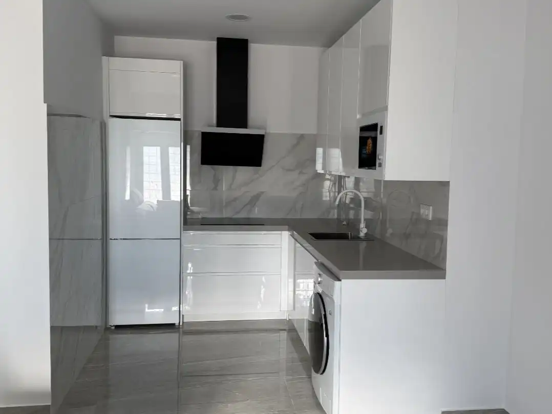 Piso de alquiler en Avenida Ronda del Estero, 28, Ronda del Estero Cocina de Piso de alquiler en San Fernando con Aire acondicionado, Calefacción y Amueblado