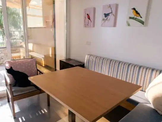 Einfamilien-Reihenhaus zur Miete in Calle del Albatros, 3, Alicante / Alacant Esszimmer von Einfamilien-Reihenhaus zur Miete in Alicante / Alacant mit Klimaanlage, Terrasse und Schwimmbad
