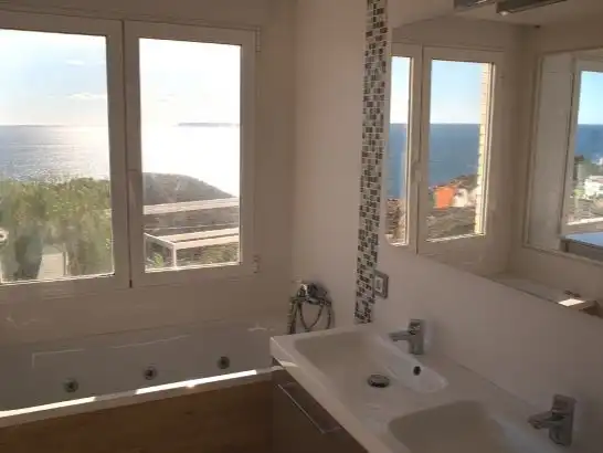 Einfamilien-Reihenhaus zur Miete in Calle del Albatros, 3, Alicante / Alacant Badezimmer von Einfamilien-Reihenhaus zur Miete in Alicante / Alacant mit Klimaanlage, Terrasse und Schwimmbad